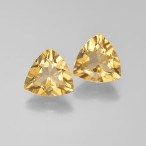 カラットの天然イエローゴールデンベリル（8.2×8 mm・トリリアント）