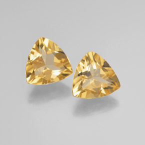 カラットの天然イエローゴールデンベリル（8.2×8 mm・トリリアント）