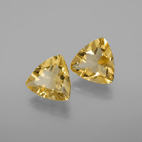 カラットの天然イエローゴールデンベリル（8.1×7.8 mm・トリリアント）