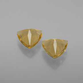 カラットの天然イエローゴールデンベリル（8.1×7.8 mm・トリリアント）