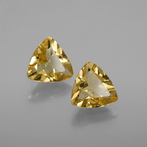 カラットの天然イエローゴールデンベリル（8.2×7.8 mm・トリリアント）