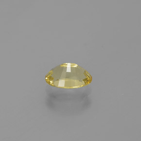 0.56カラットの天然イエローゴールデンベリル（6.3×4.6 mm・オーバルカット）