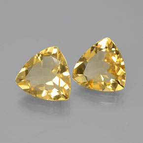 カラットの天然イエローゴールデンベリル（10.1×10 mm・トリリアント）