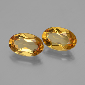 カラットの天然ゴールデンイエローゴールデンベリル（11×7.2 mm・オーバルカット）