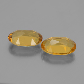 カラットの天然ゴールデンイエローゴールデンベリル（11×7.2 mm・オーバルカット）