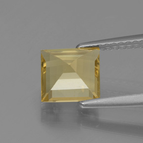 1.33カラットの天然ゴールデンイエローゴールデンベリル（6.9×6.8 mm・四角）