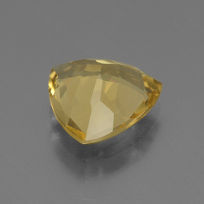 2.67カラットの天然ゴールデンイエローゴールデンベリル（10.2×10.2 mm・トリリアント）