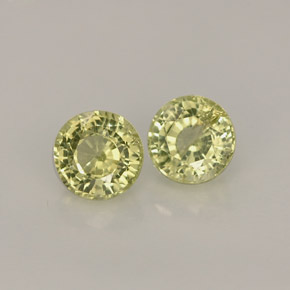 カラットの天然ライムグリーングロッシュラーガーネット（4.51 mm・ラウンドカット）
