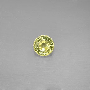 0.59カラットの天然ライムグリーングロッシュラーガーネット（4.88 mm・ラウンドカット）