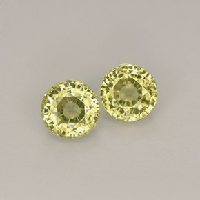 カラットの天然ライトグリーングロッシュラーガーネット（4.24 mm・ラウンドカット）