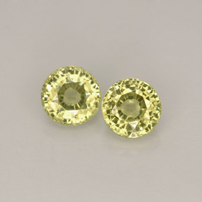 カラットの天然ライトグリーングロッシュラーガーネット（4.24 mm・ラウンドカット）