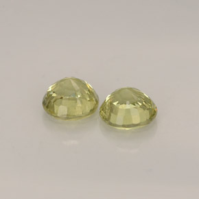 カラットの天然ライムグリーングロッシュラーガーネット（4.22 mm・ラウンドカット）