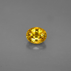 0.73カラットの天然緑がかったゴールドグロッシュラーガーネット（5.6×4.6 mm・オーバルカット）