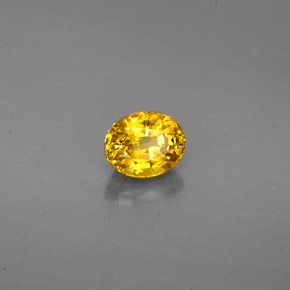0.73カラットの天然緑がかったゴールドグロッシュラーガーネット（5.6×4.6 mm・オーバルカット）