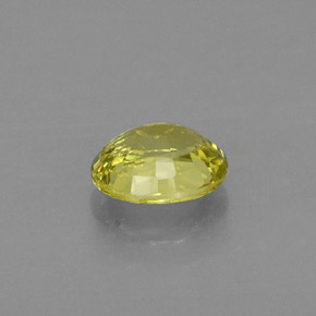 0.53カラットの天然緑がかった黄色グロッシュラーガーネット（5.4×4.4 mm・オーバルカット）