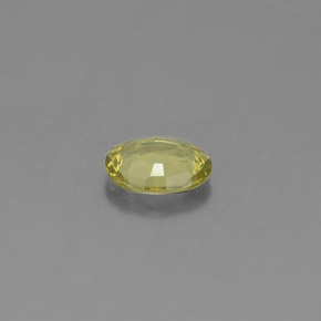 0.45カラットの天然ライムグリーングロッシュラーガーネット（5.7×4.4 mm・オーバルカット）