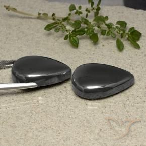 Shop natural 63.94ct ブラックグレー ヘマタイト gems, 洋梨の形, from ブラジル at GemSelect. In stock, global shipping!