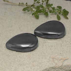 Shop natural 80.40ct ブラックグレー ヘマタイト gems, 洋梨の形, from ブラジル at GemSelect. In stock, global shipping!