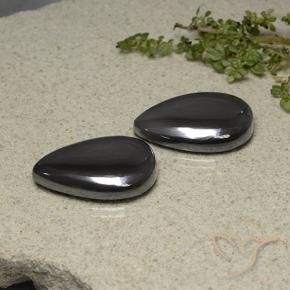 Shop natural 60.34ct ブラックグレー ヘマタイト gems, 洋梨の形, from ブラジル at GemSelect. In stock, global shipping!