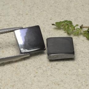 13.28カラットの天然ブラック＆グレーヘマタイト（10.2×10.2 mm・四角）