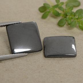 9.50カラットの天然ブラック＆グレーヘマタイト（11×11 mm・四角）