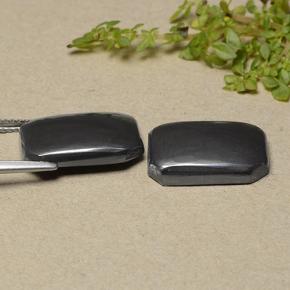 17.78カラットの天然ブラック＆グレーヘマタイト（15.3×10.7 mm・エメラルドカット）