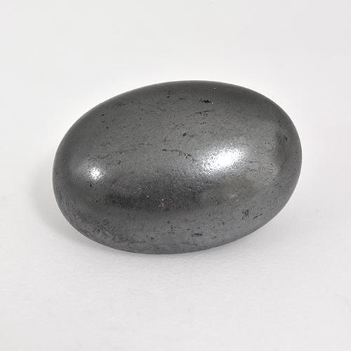 7.78カラットの天然ミディアムグレーヘマタイト（13.6×9.7 mm・オーバルカット）