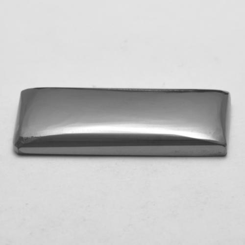 13.16カラットの天然シルバーグレーヘマタイト（22.2×10 mm・バゲット）