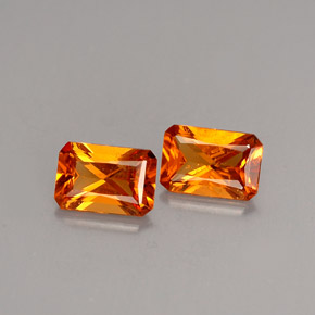 カラットの天然マンダリンオレンジヘソナイトガーネット（6×4.1 mm・エメラルドカット）