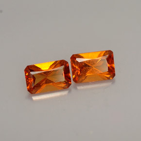 カラットの天然オレンジヘソナイトガーネット（6.1×4 mm・エメラルドカット）