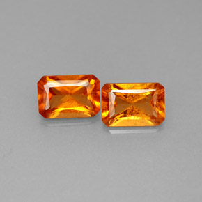 カラットの天然オレンジヘソナイトガーネット（6.1×4.2 mm・エメラルドカット）