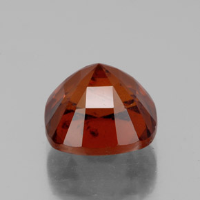 4.07カラットの天然シナモンオレンジヘソナイトガーネット（8.8×8.8 mm・クッションカット）