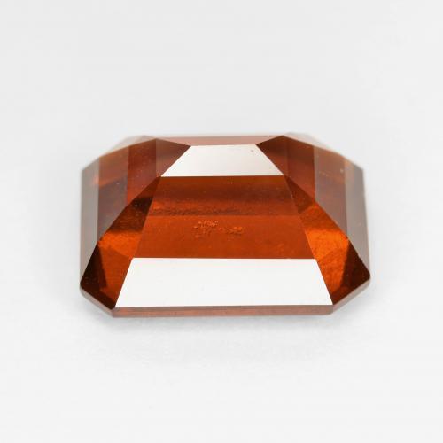 8.89カラットの天然ディープオレンジレッドヘソナイトガーネット（12.9×10.2 mm・エメラルドカット）