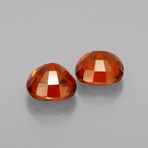 カラットの天然シナモンオレンジヘソナイトガーネット（7.1×7 mm・クッションカット）