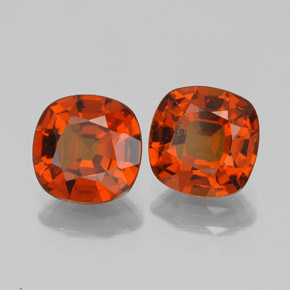 カラットの天然シナモンオレンジヘソナイトガーネット（7.2×7.2 mm・クッションカット）