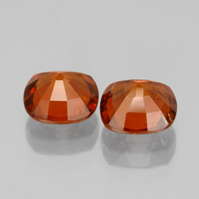 カラットの天然シナモンオレンジヘソナイトガーネット（7.2×7.2 mm・クッションカット）