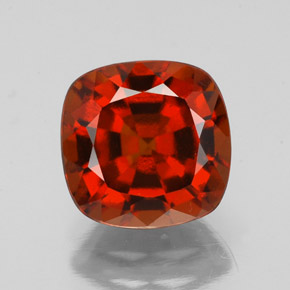 2.79カラットの天然シナモンオレンジヘソナイトガーネット（8.1×8 mm・クッションカット）