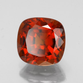2.79カラットの天然シナモンオレンジヘソナイトガーネット（8.1×8 mm・クッションカット）