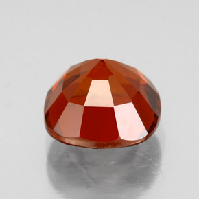 2.79カラットの天然シナモンオレンジヘソナイトガーネット（8.1×8 mm・クッションカット）