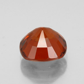 2.27カラットの天然シナモンオレンジヘソナイトガーネット（7.8×7.8 mm・クッションカット）