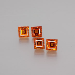 1.46カラットの天然ミディアムオレンジヘソナイトガーネット（3.5×3.5 mm・四角）