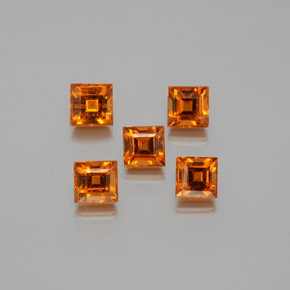1.80カラットの天然ディープオレンジヘソナイトガーネット（3.6×3.6 mm・四角）