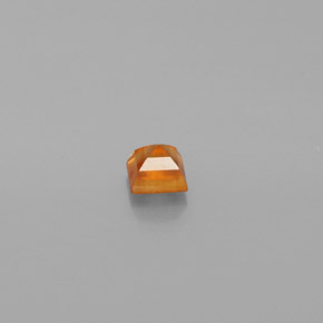 0.31カラットの天然オレンジヘソナイトガーネット（3.4×3.4 mm・四角）