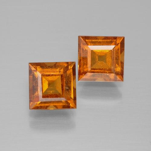 2.57カラットの天然ミディアムダークオレンジヘソナイトガーネット（5.9×5.9 mm・四角）