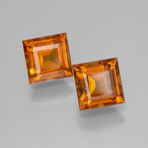 2.57カラットの天然ミディアムダークオレンジヘソナイトガーネット（5.9×5.9 mm・四角）