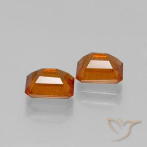 Shop natural 2.28ct ミディアムオレンジ ヘソナイトガーネット gems, 八角形 / エメラルドカット, from マダガスカル at GemSelect. In stock, global shipping!