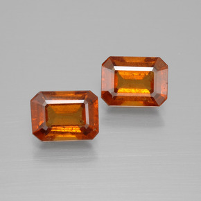 カラットの天然シナモンオレンジヘソナイトガーネット（7.9×6 mm・エメラルドカット）