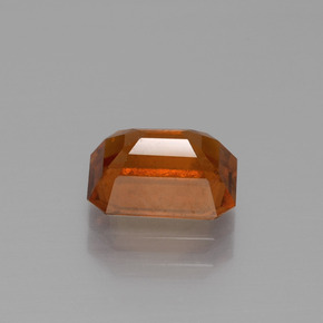 1.83カラットの天然シナモンオレンジヘソナイトガーネット（8×5.8 mm・エメラルドカット）