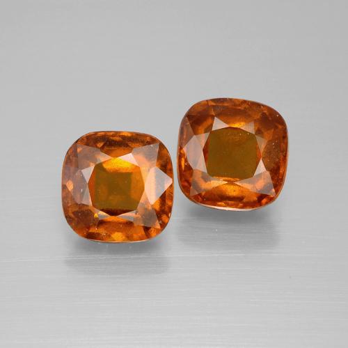5.50カラットの天然ディープオレンジヘソナイトガーネット（8.1×8 mm・クッションカット）