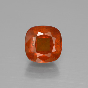 3.46カラットの天然シナモンオレンジヘソナイトガーネット（8.1×8.1 mm・クッションカット）